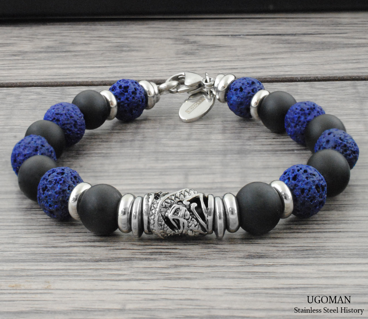<p><span style="font-size:14px"><span style="font-family:verdana,geneva,sans-serif">Black & Blue</span></span></p>