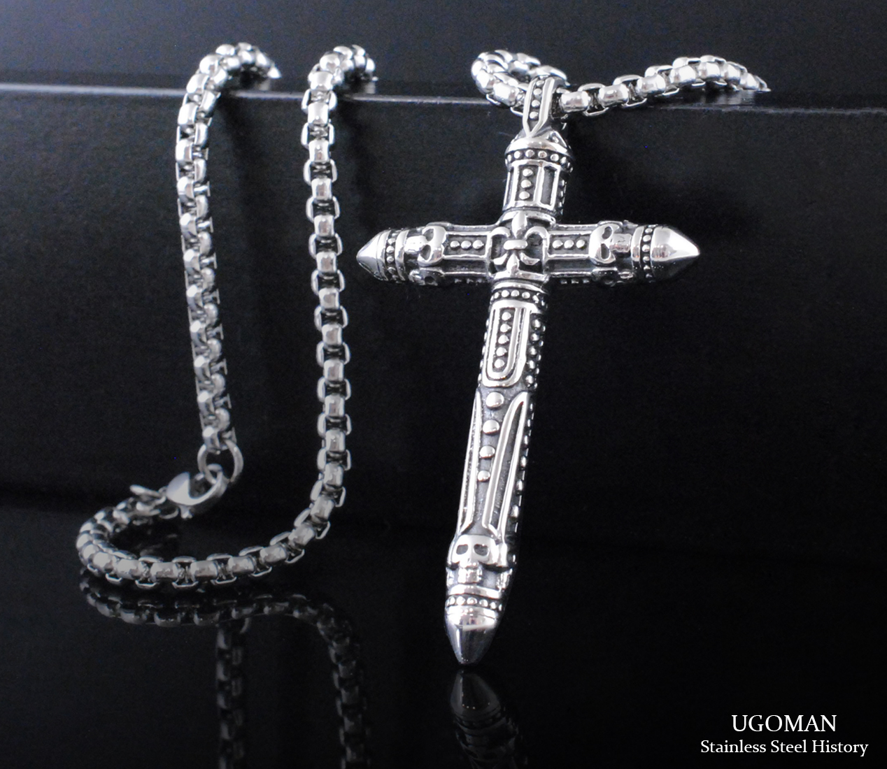 <p>Royal Llly Cross</p>